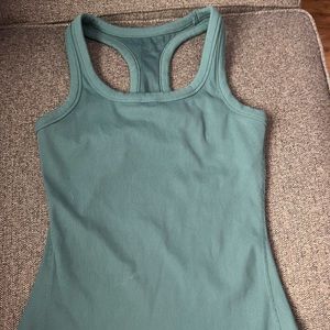 Alo yoga top